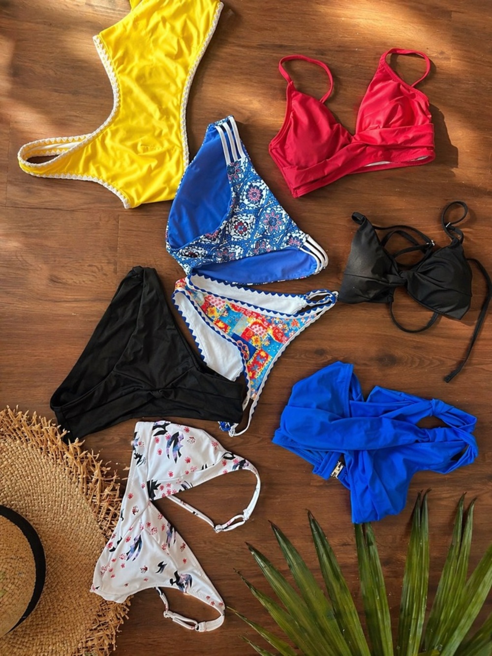 Huge Swim Lot! 9 Pieces: 4 Bottoms + 5 Mix & Match Tops size S-M